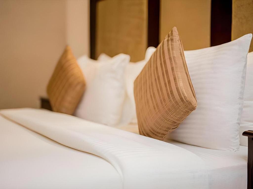 Full Moon Garden Hotel Negombo Exterior photo