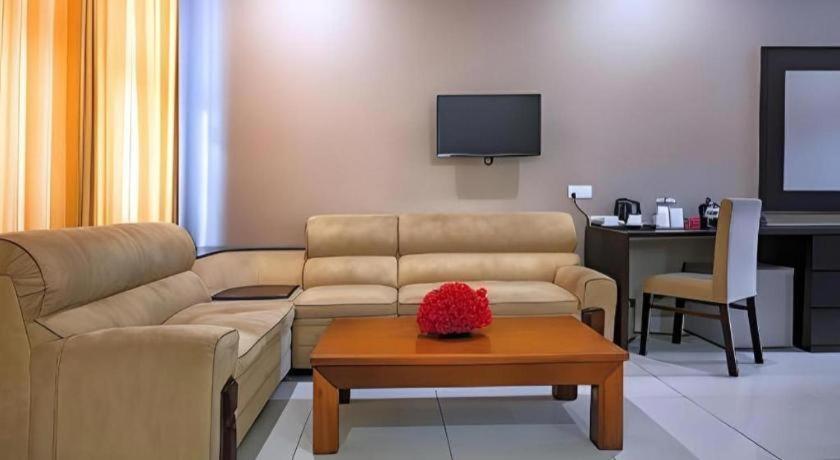 Full Moon Garden Hotel Negombo Exterior photo