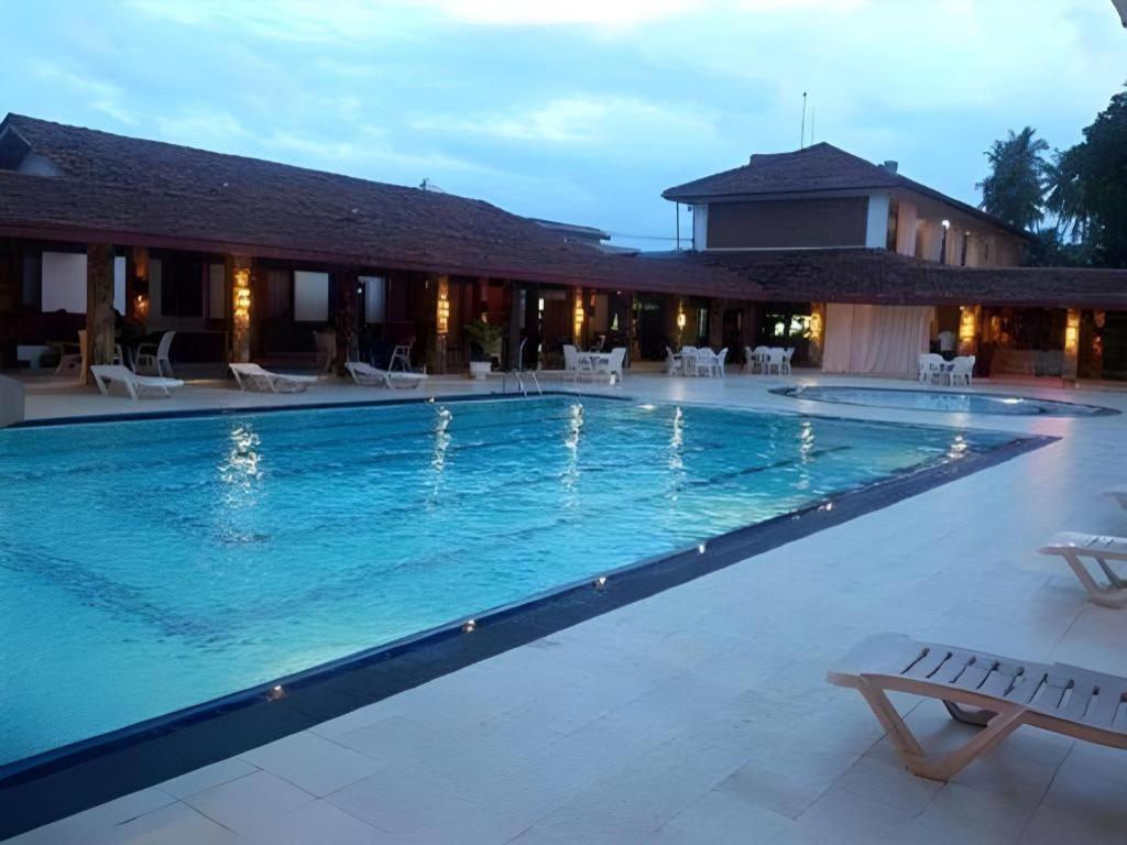 Full Moon Garden Hotel Negombo Exterior photo